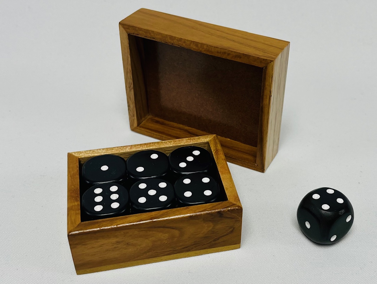 MIND_BLOWING_DICE_TRICK_WOOD (2)