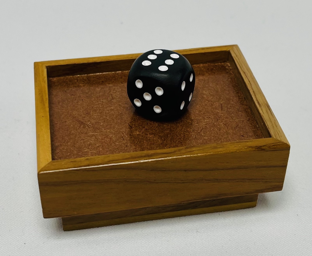 MIND_BLOWING_DICE_TRICK_WOOD (3)